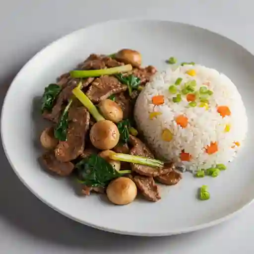 Carne con champiñon con arroz
