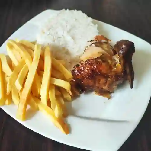 Presa de Pollo + Arroz + Papas Fritas