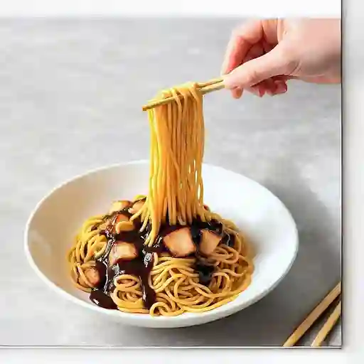 Jajangmyeon de Cerdo