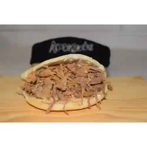 Arepa Carne Mechada