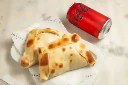 2 Empanadas de Pino / Pino Ají + Bebida