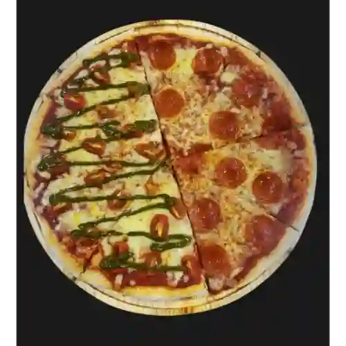 Pizza Mitad Pepperoni y Mitad Margarita