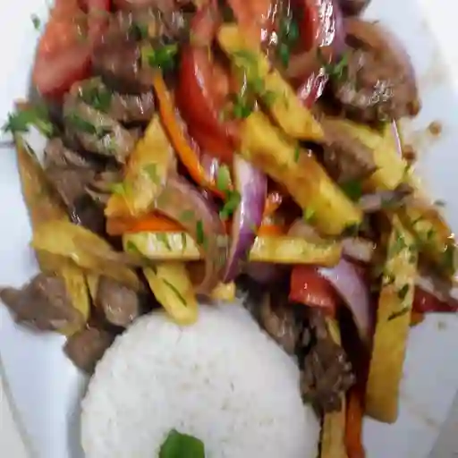 Lomo saltado de pollo