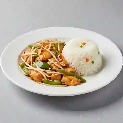 Diente de dragón pollo con arroz chaufan