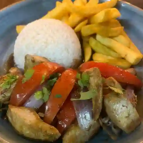 Pollo Saltado