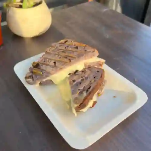 Sandwich Queso con Jamón