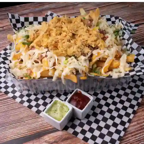 Papas Fritas con Pollo (gigante)