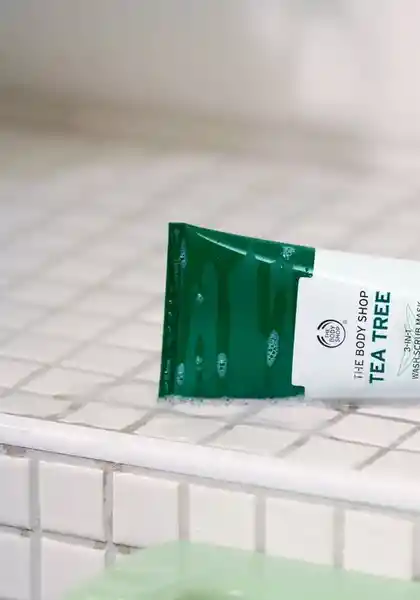 Tea Tree The Body Shop Mascarilla Exfoliante Facial 3 En 1