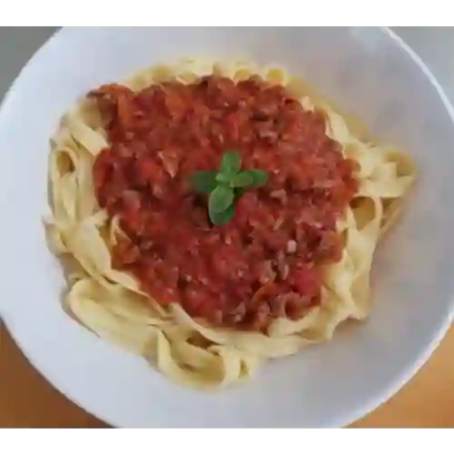 Fetucinni a la Boloñesa