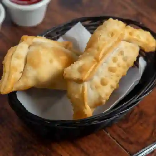 Empanadas Mechada Queso