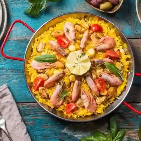 Bandeja Familiar de Arroz con Mariscos