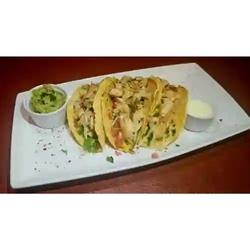 Trio de Tacos de Pollo Salteado