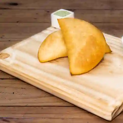 Empanada Caraota Queso