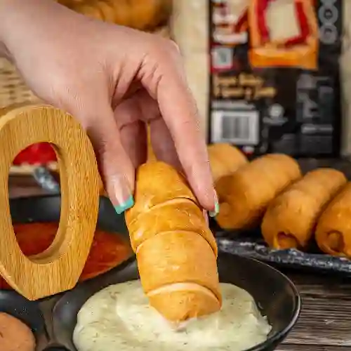 5 Tequeños de Salame Ahumado y Queso