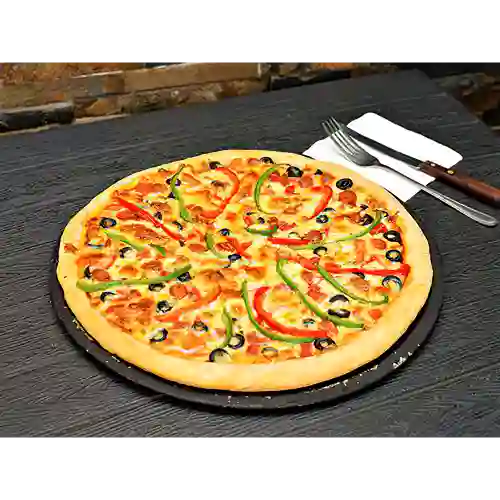 Arma Tu Pizza Mediana + Bebida de 1.5 l