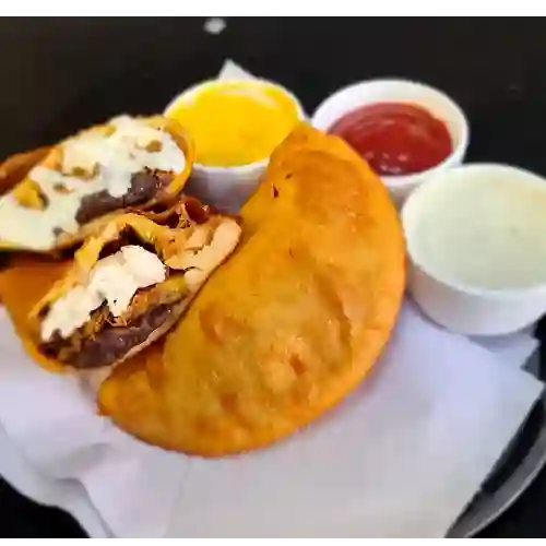 Empanada Mechada de Queso