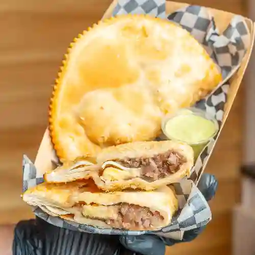 Empanada Chilena de Pino.