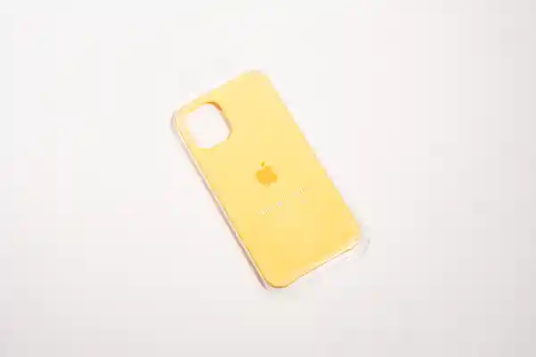 Case Silicone iPhone 12 Mini Amarillo