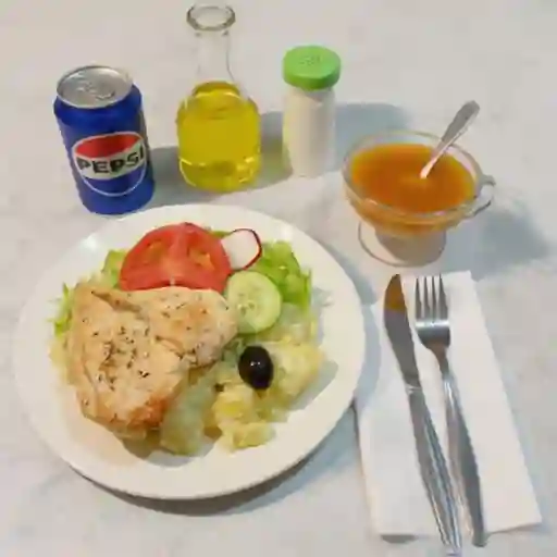 Plato + bebida + postre