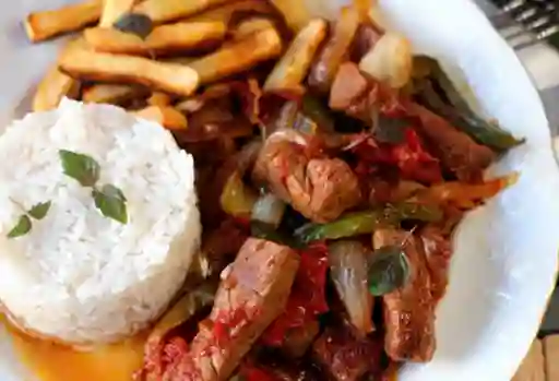 Lomo Salteado Familiar