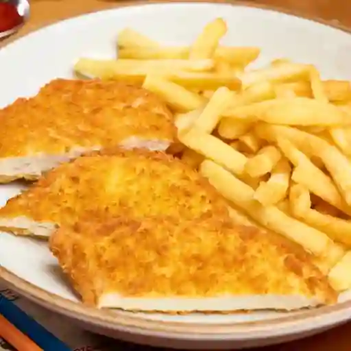 Pollo Apanado Con Papas Fritas