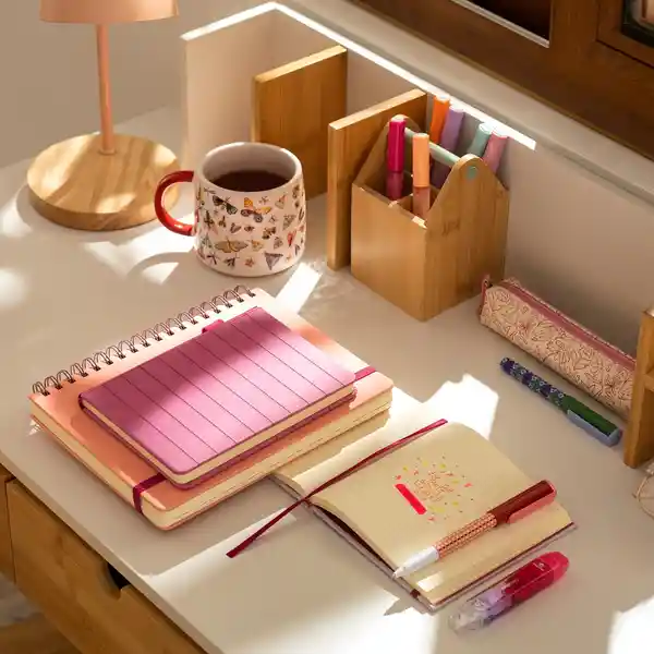 Libreta Grande Con Lápiz 96 Hojas Con Líneas Casaideas