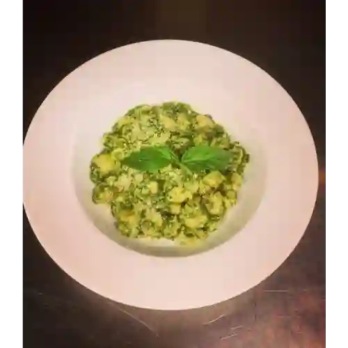 Ñ. Al Pesto