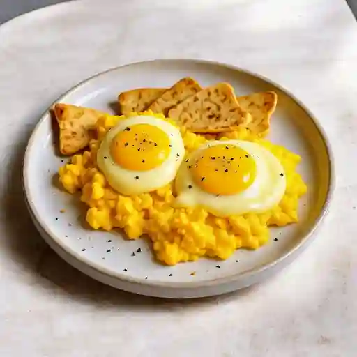 Paila De Huevo Con Tostadas Y Mantequilla