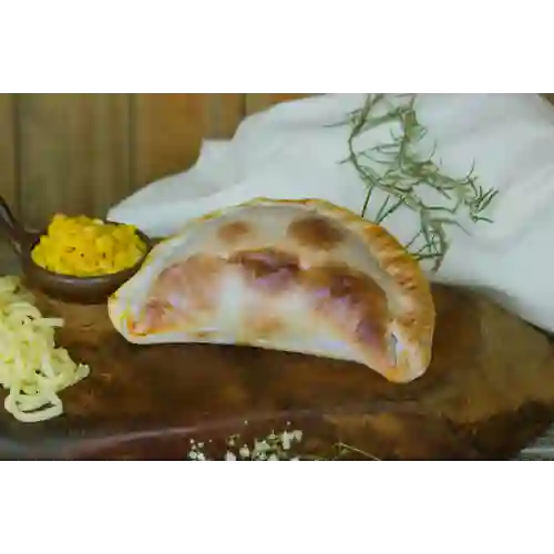 Empanada de Carne, Queso y Choclo