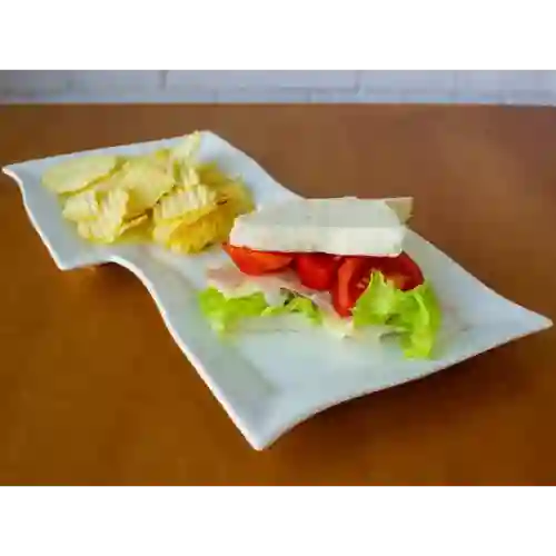 Sándwich Jamón/lechuga/queso/tomate
