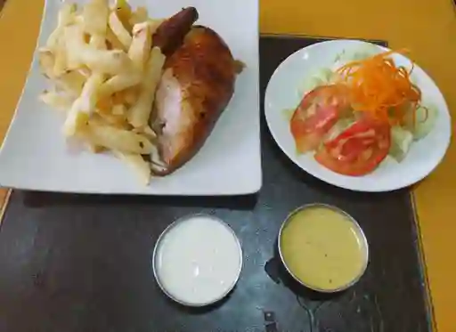 1/4 de Pollo a la Brasa Clásico