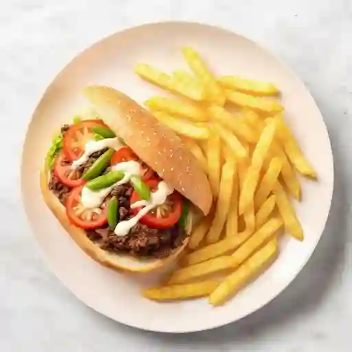 Sándiwch Chacarero con Papas Fritas.