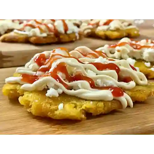 Tostones con Queso y Nata (x9)