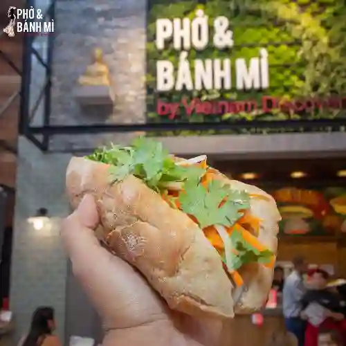 Sandwich Banh Mi Lomo + Bebida