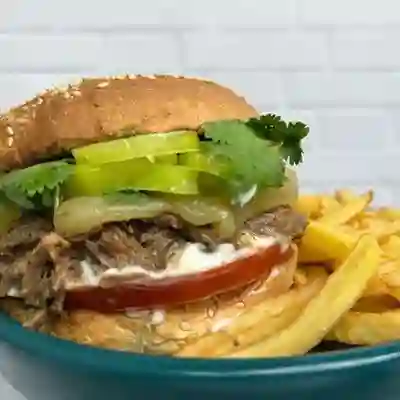 Burger el Brígido + Papas Fritas