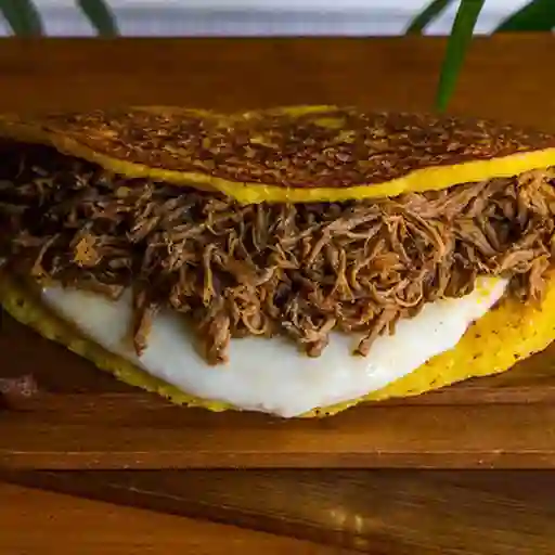 Cachapa de Carne Mechada