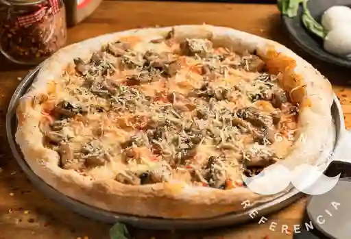 Pizza Calzone Mediterraneo.