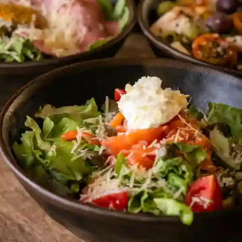 Combo Ensalada + Bebida/Agua