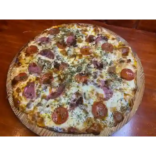 Pizza Todas Las Carnes Mediana