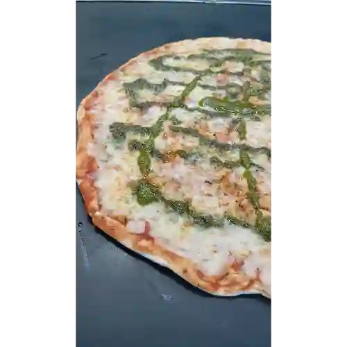 Pizza Pesto y Mozzarella ( Familiar)