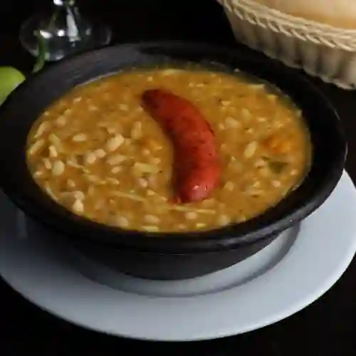 Porotos con Longaniza