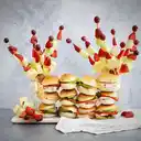 Pack 25 Un Tapaditos Brioche Especial + 25 Un Brochetas de Fruta