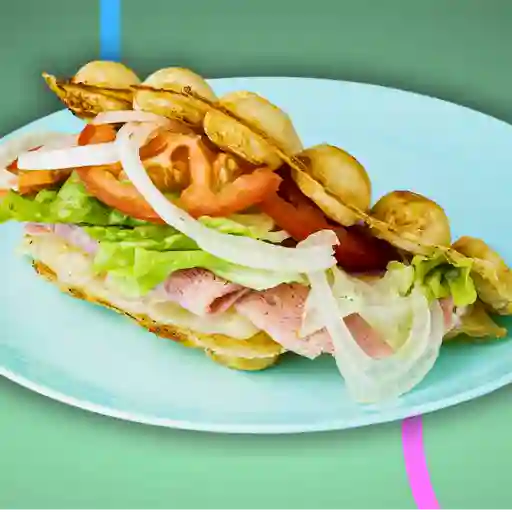 Waffle con jamón y queso con vegetales