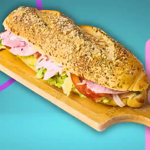 Sandwich jamón queso palta y vegetales