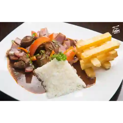 Lomo Saltado Peruano