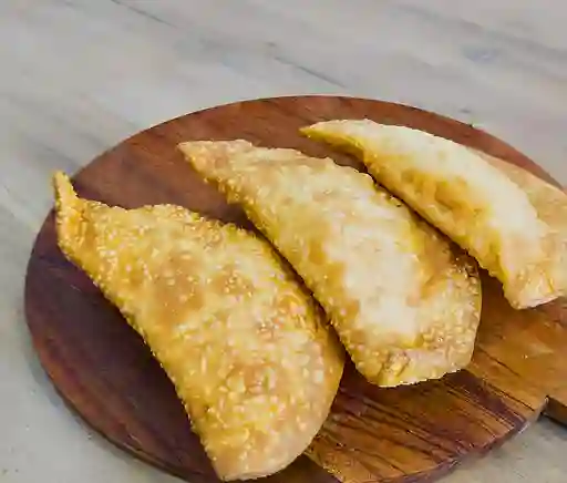 3 Empanadas Queso Grandes