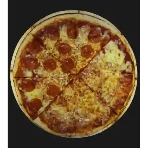 Pizza Mitad Pepperoni y Mitad Mozzarella