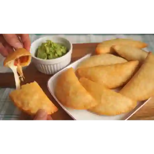 Empanada de Jamón y Queso
