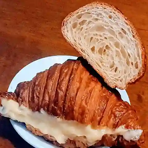 Croissant Pastelera