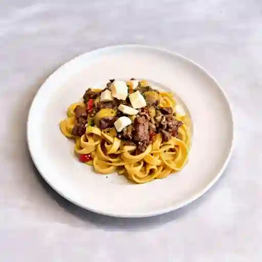 Fetuccini A La Huancaina Con Lomo Saltado